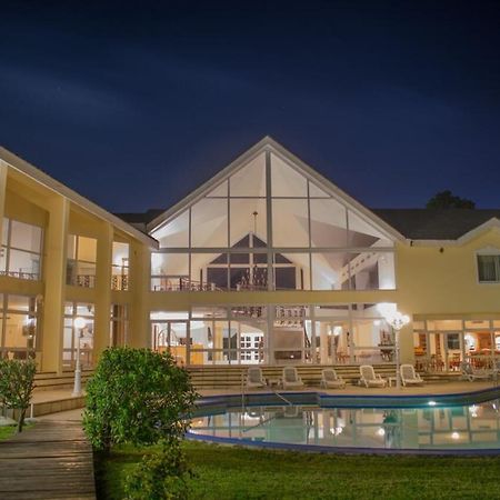 Parque Hotel Jean Clevers Punta del Este Exteriér fotografie The clubhouse at the Royal Natal Golf Club