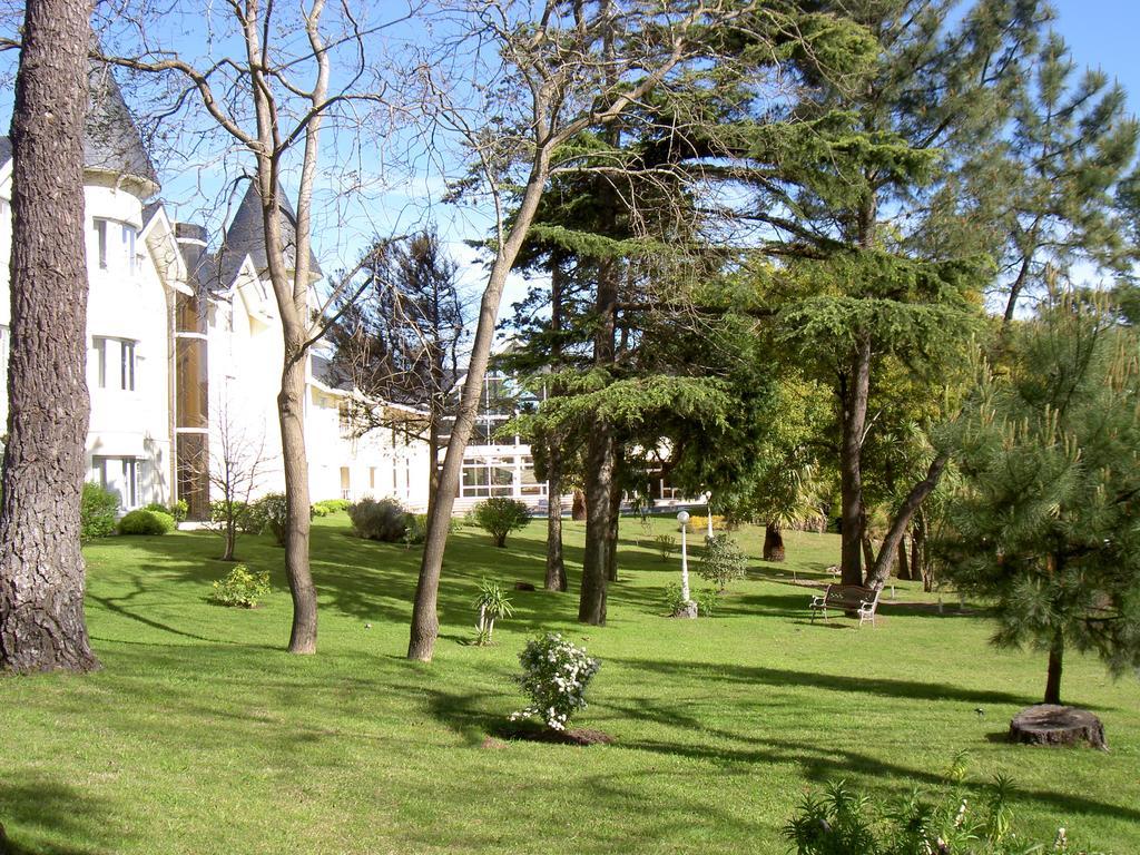 Parque Hotel Jean Clevers Punta del Este Exteriér fotografie The park of the Château de launay