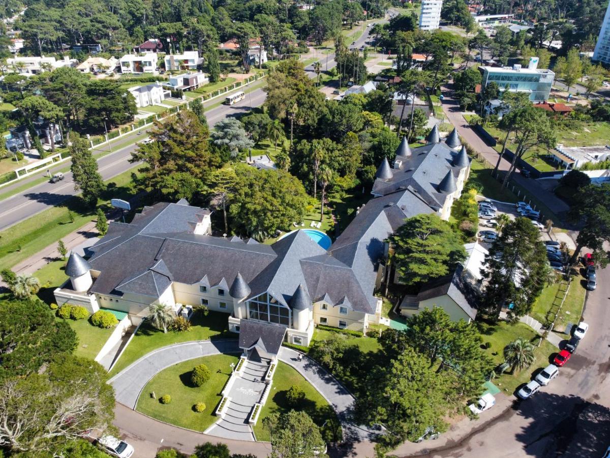 Parque Hotel Jean Clevers Punta del Este Exteriér fotografie Aerial view of the hotel
