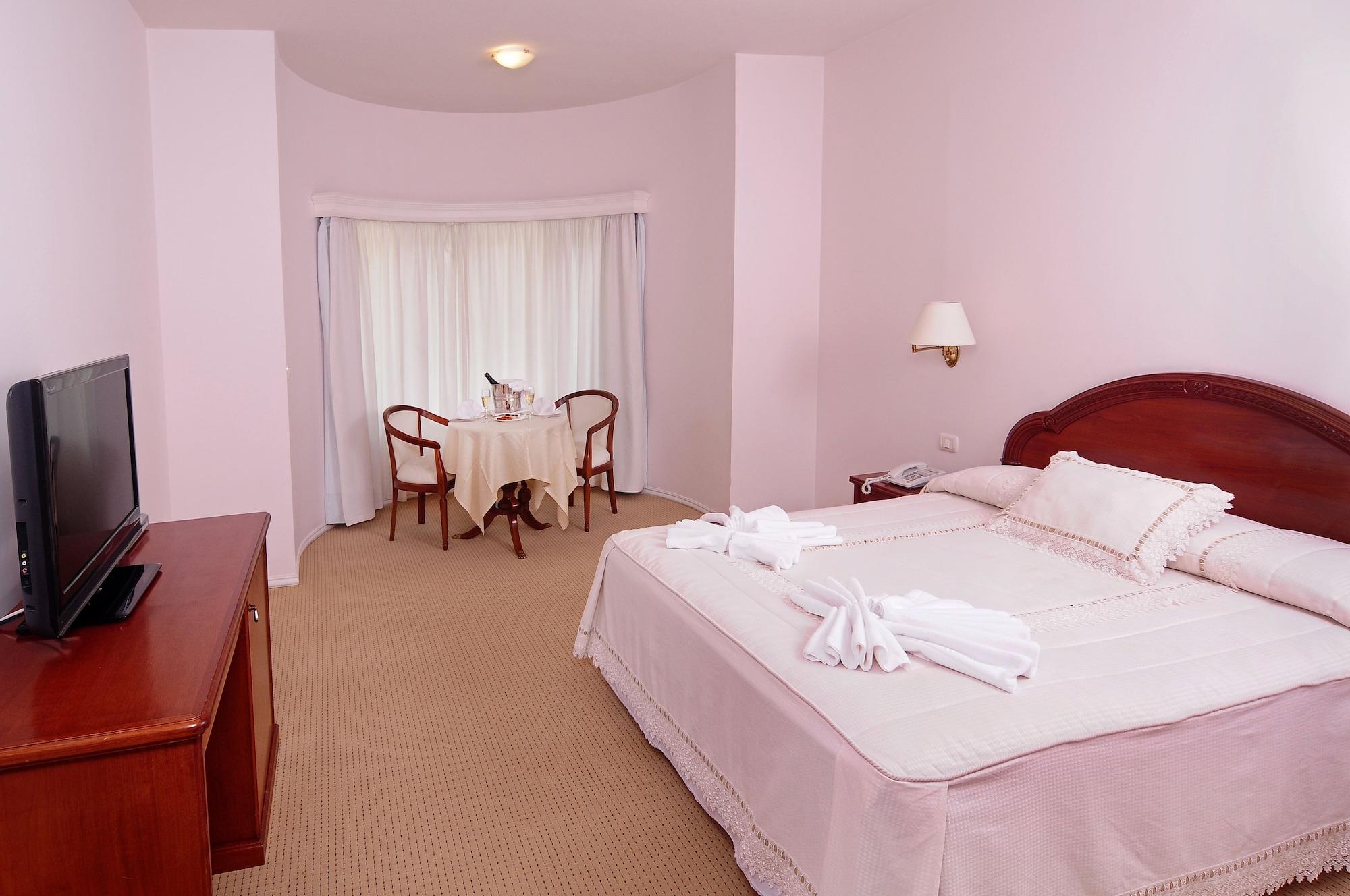 Parque Hotel Jean Clevers Punta del Este Exteriér fotografie A bedroom in a hotel