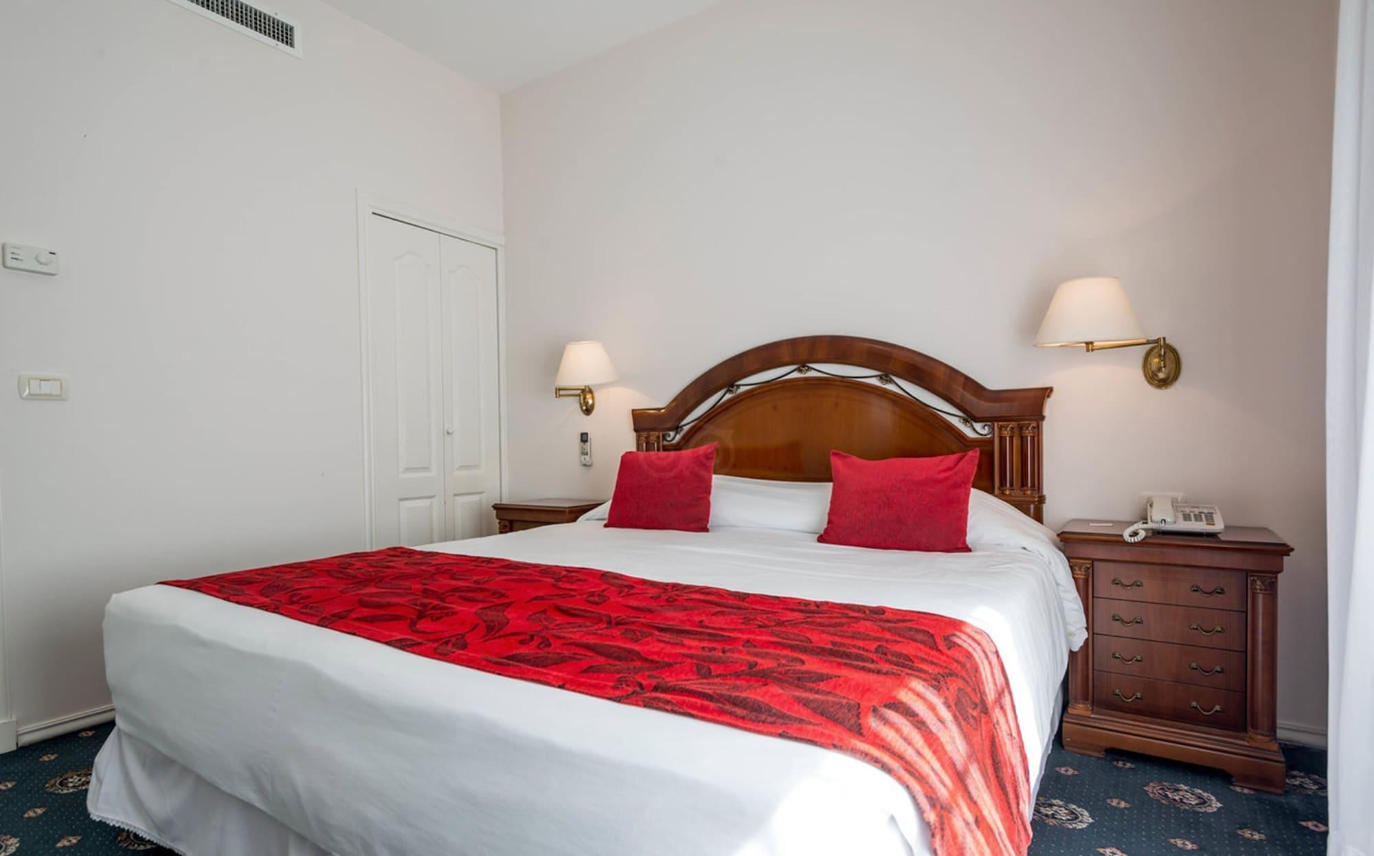 Parque Hotel Jean Clevers Punta del Este Exteriér fotografie A guest room at the hotel