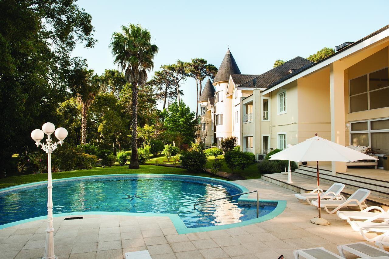 Parque Hotel Jean Clevers Punta del Este Exteriér fotografie The swimming pool at the hotel