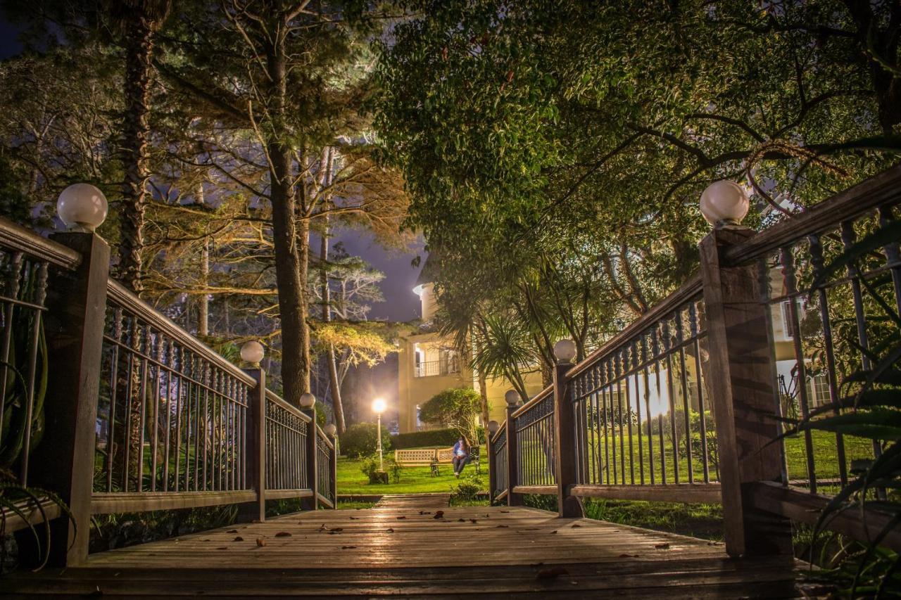 Parque Hotel Jean Clevers Punta del Este Exteriér fotografie The entrance to the park