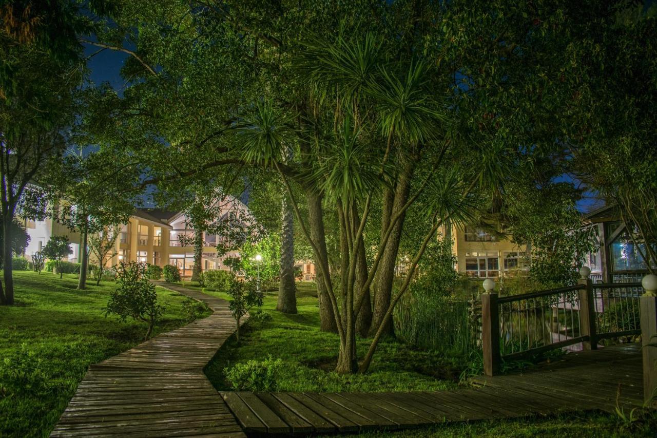 Parque Hotel Jean Clevers Punta del Este Exteriér fotografie The campus at night