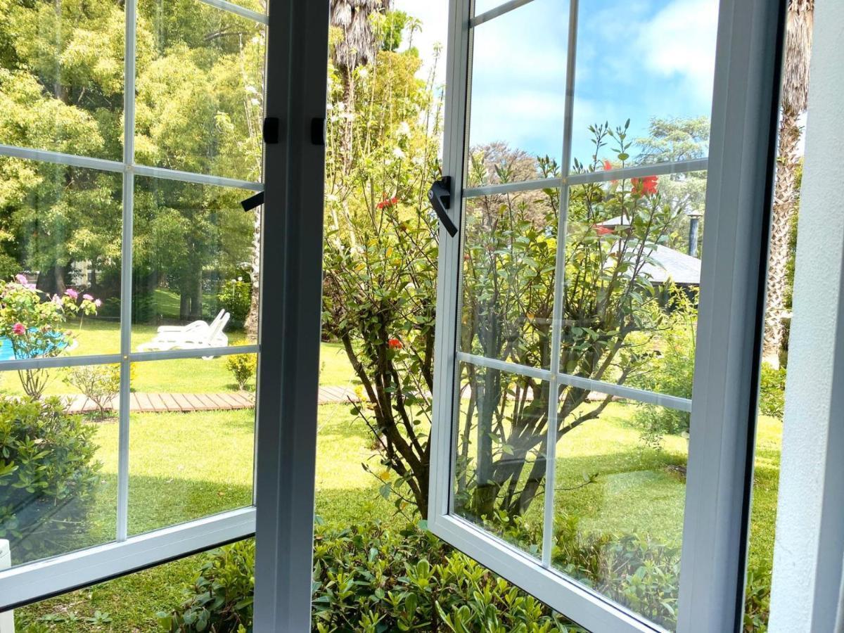 Parque Hotel Jean Clevers Punta del Este Exteriér fotografie A window with double glazing